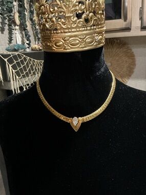 Gold tone Pendant Choker Necklace with Clear Stone